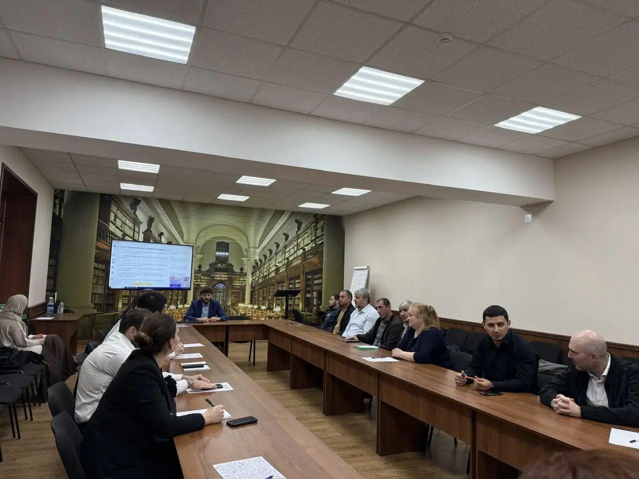 Сотрудники Миннаца Дагестана прошли обучение по противодействию коррупции